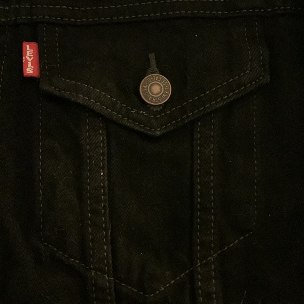 NEW Levi's® Premium EX-BOYFRIEND STUDDED SLEEVE TRUCKER JACKET - Picture 6 of 14